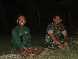 Dinginnya Malam Tidak Jadi Penghalang Dandim 1404/Pinrang Terjun Langsung Memantau Penyemprotan Hama Wereng Pakai Drone