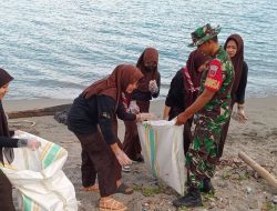 Peduli Kebersihan Lingkungan, Koramil-01 Kodim 1404/Pinrang Melaksanakan Pembersihan Pantai