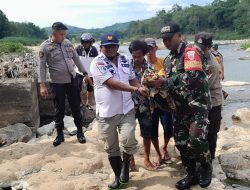 Babinsa Ramil 1422-05/Tompobulu Koordinasi Evakuasi Korban Tenggelam di Desa Pucak