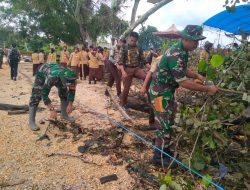 Wujudkan Lingkungan Teduh dan Asri, Kodim 1412/Kolaka Koramil 07/Watubangga Gelar Aksi Bersih Sampah di Pesisir Pantai