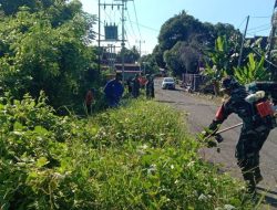 Koramil-01 Kodim 1404/Pinrang Kerja Bakti Pembersihan Jalan Dan Normalisasi Saluran Air