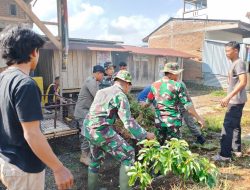 Tingkatkan Kebersihan Lingkungan, Personel Koramil 02/Sinjai Barat Kodim 1424/Sinjai Gelar Karya bakti Pembersihan Pasar