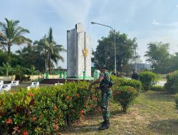 Korem 092/Mrl Gelar Karya Bakti Bersihkan TMP Untuk Hormati Jasa Para Pahlawan