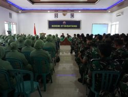 Prajurit, PNS dan Persit Kodim 0736/Batang Menerima Penyuluhan Hukum Dari Kumdam IV/Diponegoro
