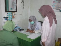 Pengobatan Umum Gratis Di Markas Kodim 1404/Pinrang Diserbu Personel Kodim dan Masyarakat