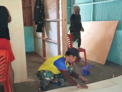 Babinsa Koramil 1422-02/Bantimurung, Serka Syrham, Memantau Perkembangan Rehab Rumah Tidak Layak Huni (RTLH) di Desa Manggeloreng, Kec. Bantimurung, Kab. Maros