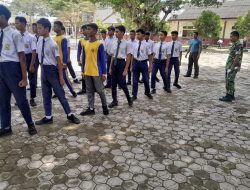 Tanamkan Jiwa Disiplin, Kompak, dan Konsentrasi: Babinsa Sertu Abdulla Sangaji Berikan Pelatihan PBB di SMPN 2 Sigli