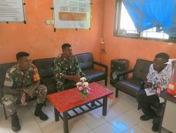 Babinsa Koramil 02/Aifat Anjangsana dan Latihkan PBB Pelajar Sekolah SMP