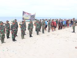 Kodim 1425/Jeneponto Menggelar Karya Bhakti Pembersihan Pantai Pabiringa Dalam Rangka Sambut HUT TNI Ke-79