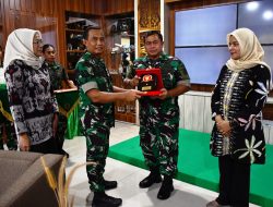 Danrem 181/PVT Pimpin Acara Laporan Korps Penyerahan Jabatan Dan Tradisi Satuan Kasi Intel Kasrem 181/PVT