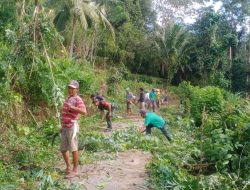 Babinsa Koramil 05/Sinjai Selatan Kodim 1424/Sinjai Gelar Karya Bakti Pembersihan Saluran Air