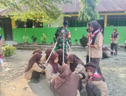 Babinsa Koramil-07 Kodim 1404/Pinrang Berikan Pelatihan Kepada Siswa-Siswi Pramuka Saka Wira Kartika