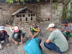 Dorong Percepatan Pembangunan Infrastruktur Desa, Babinsa Tangse Bantu Rangkai Anker Pengecoran Irigasi