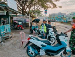 Tingkatkan Kerja Sama Di Desa Binaan, Babinsa Koramil 01/Ajangale Melaksanakan Komsos