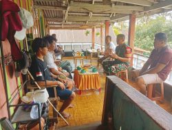 Tingkatkan Silaturahmi, Babinsa Bonto Masunggu Ramil 08 Lamuru Komsos Bersama Warganya