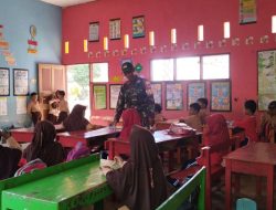 Babinsa Ujung Tanah Koramil 03/Cenrana Berikan Wasbang Kepada Siswa SDN 58 