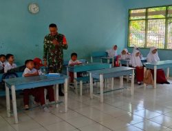 Peduli Pendidikan, Babinsa Libureng Pantau Belajar Mengajar Murid SD Negeri 178 Desa Binuang