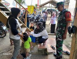 Guna Kelancaran Kegiatan, Babinsa Tanah Tengga Koramil 21/Palakka Dampingi Pelayanan Posyandu