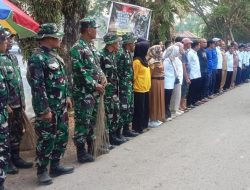 Jelang HUT TNI Ke 79, Koramil 13/Sibulue Bersama Elemen Masyarakat Bahu Membahu Bersihkan Pasar