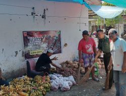 Menjadi Contoh Dalam Sikap Dan Kesederhanaannya, Babinsa Maros Bersihkan Pasar Tradisional