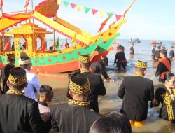 Dandim 0907/Trk Ikut Serta Melepas Padaw Tuju Dulung Puncak Festival Iraw Tengkayu Ke XIII