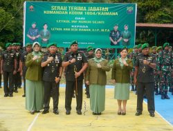 Ny. Yani Aswin Kartawijaya Saksi Serah Terima Ketua Persit KCK Cabang XL Kodim 1804/Kaimana