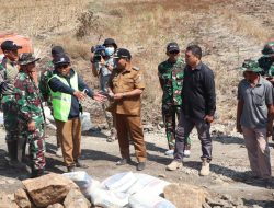 Dansatgas TMMD ke-122 Letkol Inf Muhammad Amin, S.IP., Bersama Pj Bupati Jeneponto Tinjau Perintisan Jalan Di Desa Tuju
