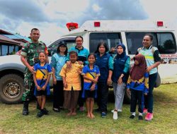 Babinsa Koramil Elikobel Bantu Petugas Kesehatan Gelar Layanan Kesehatan