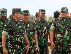 Dandim Merauke Dampingi Pangdam XVII/Cenderawasih Tinjau Lahan Pertanian