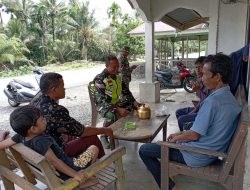 Mengingat Cuaca curah Hujan sangat Tinggi, Babinsa Koramil 04/Beutong Rutin Lakukan Komsos di Wilayah Binaan Dan Mehibau kepada Masyarakat Waspada akan Terjadi nya Banjir