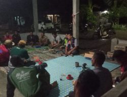 Danramil Bersama Kepala BPBD Nagan Raya, Camat Darul Makmur Serahkan Bantuan Sembako kepada Korban bencana Banjir