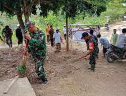 Anggota KORAMIL 1419-03/Baraka Bersama Santri Dan Guru Gotong Royong Bersihkan Lingkungan Pesantren