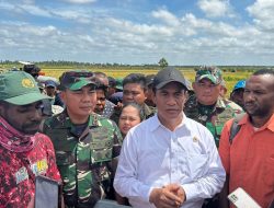 Menteri Pertanian RI Didampingi Dandim Merauke Panen Raya di Kampung Telaga Sari