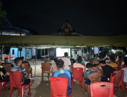 Personel Satgas TMMD 122 Kodim 1425 Jeneponto Gelar Nobar Timnas Garuda vs China Bersama Masyarakat Desa Tuju