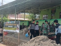 Personel Satgas TMMD 122 Kodim 1407/Bone Kebut Sasaran Fisik  Renovasi Masjid Nurul Huda