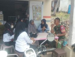 Babinsa Koramil 17/Salomekko Melaksanakan Komsos Bersama Perawat Puskesmas Di Wilayah Desa Binaan