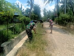 Babinsa Ajangale Bersama Warga Desa Manciri Gotong Royong Bersihkan Jalan