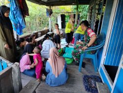 Wujudkan Balita Sehat, Babinsa Ramil 03/Cenrana Dampingi Pelaksanaan Posyandu Di Desa Binaan