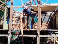 Kedekatan Nyata, Babinsa Koramil 07/Tanete Riattang Bantu Warga Rehab RLTH