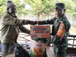 BABINSA KORAMIL 1703-02/TIGI LAKSANAKAN KOMSOS DENGAN TOKOH MASYARAKAT, SERTA BERIKAN PAKET SEMBAKO