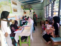 Damping Posyandu,Wujud Nyata Peran Aktif Babinsa Koramil 0907/03 Tarbar Pantau Kesehatan Anak.
