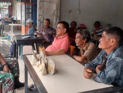 Babinsa Tiro Sertu K.M. Lase Perkuat Kedekatan dengan Warga Desa Raboh Melalui Komunikasi Sosial