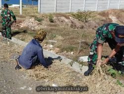 Normalisasi Saluran Air, Anggota Babinsa Koramil 1425-03/Tamalatea Lakukan Karya Bakti Bersihkan Sampah dan Rumput Liar