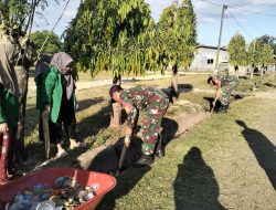 Peduli Terhadap Lingkungan Babinsa Koramil 1425-04/Kelara Bersama Warga Dan Mahasiswa Gelar Karya Bakti Pembersihan Saluran Air