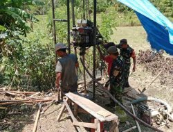Babinsa Koramil-05/Sinjai Selatan Kodim 1424/Sinjai Dampingi Pembuatan Sumur Bor Di Desa Talle