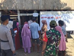 Babinsa Jajaran Kodim 1425 Jeneponto Melaksanakan Pemantauan dan Pengamanan Pilkada di TPS