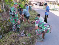 Personel Koramil 1419-04/Alla Karya Bakti Pembersihan Selokan