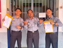 Dua Pegawai Rutan Selayar Naik Pangkat Setingkat Lebih Tinggi
