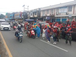 Bawa Pesan Damai Dan Suka Cita Natal 2024, Koramil 1801-01/Manokwari Lakukan Pawai Santa Claus Dan Bagikan Bingkisan Natal