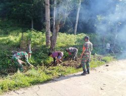 Semangat Gotong Royong, Koramil 02 Enrekang Gelar Karya Bhakti Bersihkan Selokan